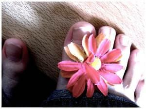 kwiatek w stópce=))