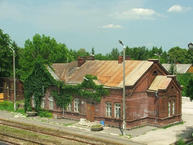 Dworzec kolejowy w Jaszczowie #PKP #Jaszczów #dworzec #kolej #zabytki #zabytek