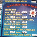 RozbroiĹa mnie ta "kawa paĹźona" kojarzy mi siÄ z PA! Ĺťona! zdjÄcie cennika z budki na rynku Tomaszowskim :-) #kawa #tomaszów