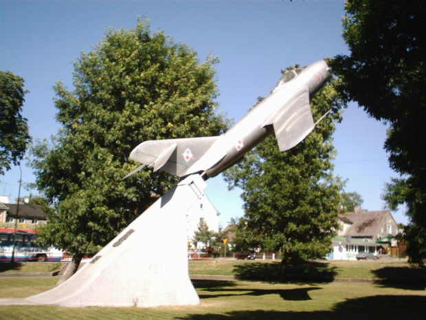 Pomnik na placu lotnikĂłw #Świdwin