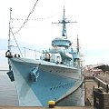 Gdynia - ORP BŁYSKAWICA Od 1976 roku - muzeum, jedno z nielicznych obok AURORY, WAZY czy VICTORY. Oprócz uzbrojenia widocznego na pokładzie, można poznać w jej wnętrzu tradycje Polskiej Marynarki Wojennej.