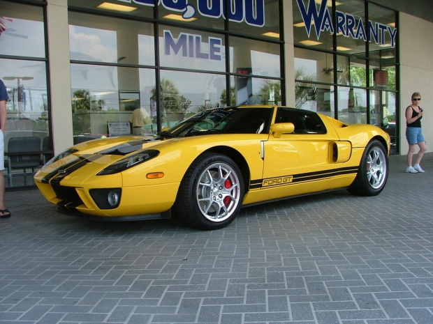 Желтая 40. Форд gt 2000. Форд gt 3000. Ford gt 1990. Ford gt40 Yellow.