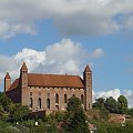 W 1283 r. Krzyżacy zbudowali w Gniewie prowizoryczny zamek, a jako budulec posłużył im materiał z rozebranej warowni Potterberg w ziemi chełmińskiej. Pierwszym komturem został wówczas Dietrich ze Spiry.