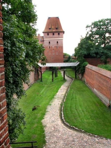 Malbork - fosa zamku wysokiego