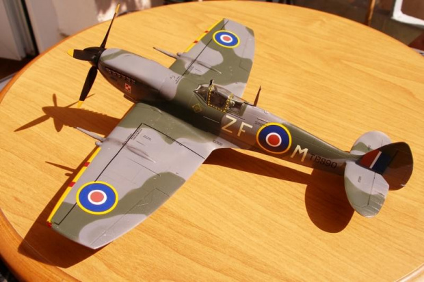 SUPER-MARINE SPITFIRE Mk XVI
REVELL/HASEGAWA 1/48