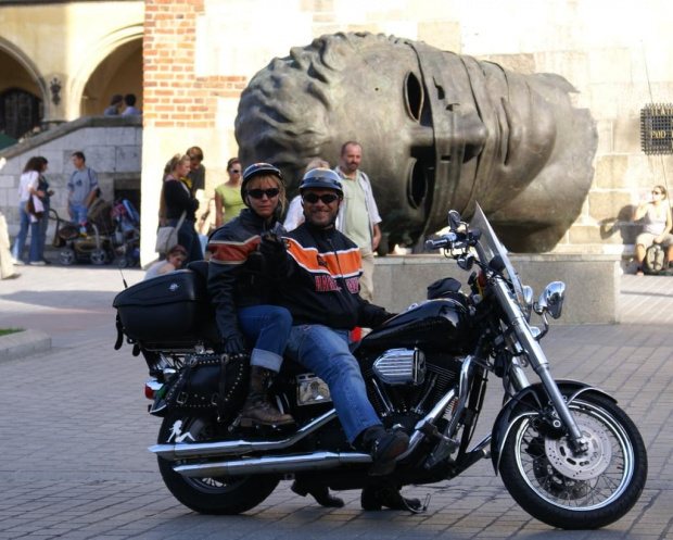 Harley Davidson na Krakowskim Rynku
07 września 2006 #HarleyDavidson #Kraków #Harley