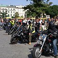 Harley Davidson na Krakowskim Rynku
07 września 2006 #Harley #Davidson #Kraków