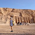 Abu Simbel. Południowe "wrota Egiptu. 65 km. za Zwrotnikiem Raka. Świątynia Nefertari, żony Ramzesa ll.