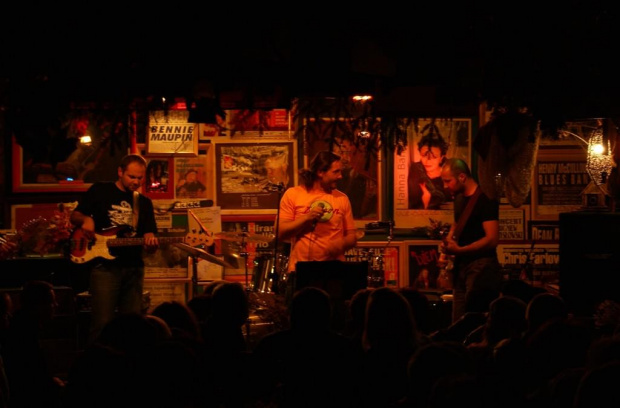 Koncert Bang BONG! Blues
w Muzycznej Owczarni
09.09.2006 #Koncert #MuzycznaOwczarnia