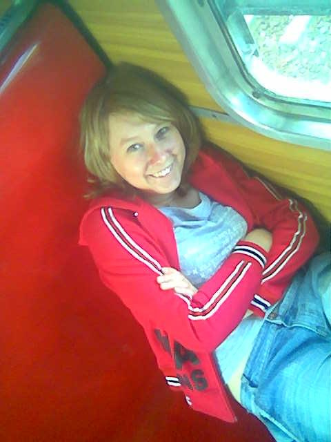 2006-06-02 Zdaje się, że to było zdjęcie zrobione kiedy jak zwykle wdrapałam się na siedzenie w pociągu =P