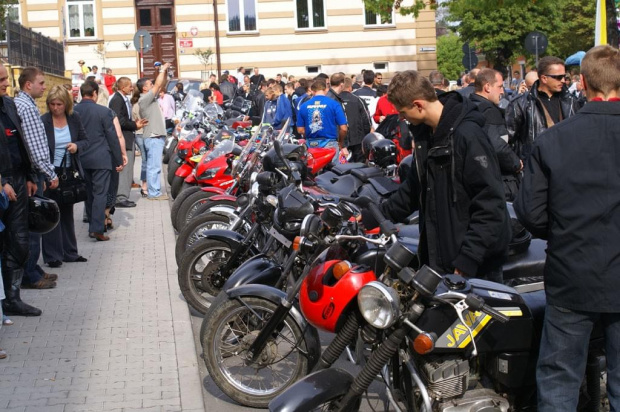 Motocyklowa Msza Święta na zakończenie sezonu - Bochnia 2006 #Bochnia #harley #motocykl #msza