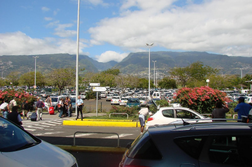 Przed lotniskiem na Reunion