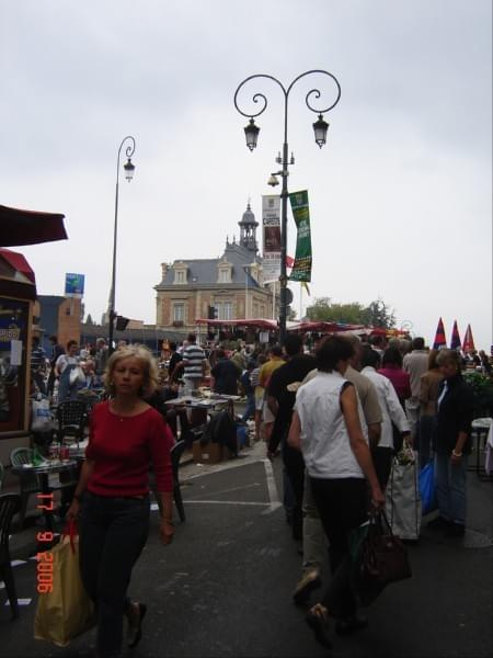 Maisons-Laffitte - brocante w centrum