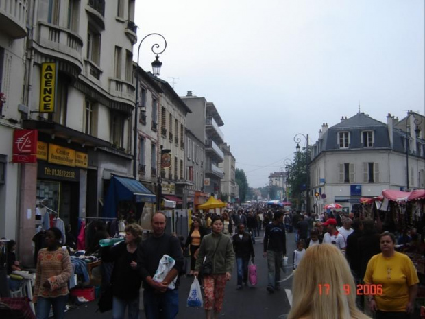 Maisons-Laffitte - brocante w centrum