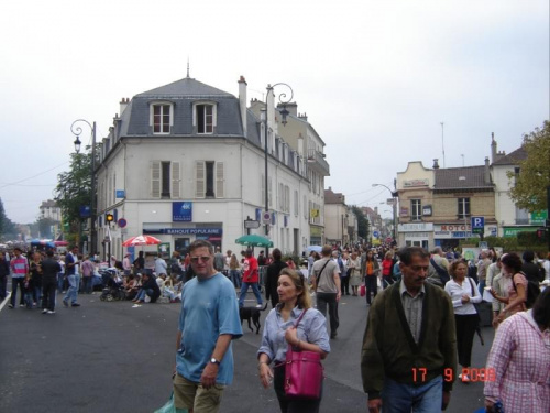 Maisons-Laffitte - brocante w centrum