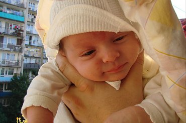 Majka w różnym towarzystwie :-) Zdjęcia głównie 5-7 tydzień życia. #majka #niemowlak