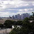 Drapacze chmur Manhattanu widziane od strony Brooklynu. Zdjęcie robione z dachu domu mojej Mamy