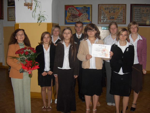13 października 2006 r. młodzież przygotowana przez p. Teresę Jakubiak zaprezentowała Apel poświęcony Janowi Pawłowi II. Insenizacja zdobyła I nagrodę na I Powiatowym Konkursie "Pokolenie JP II", który odbył się w dniu 12 października w Dęblinie