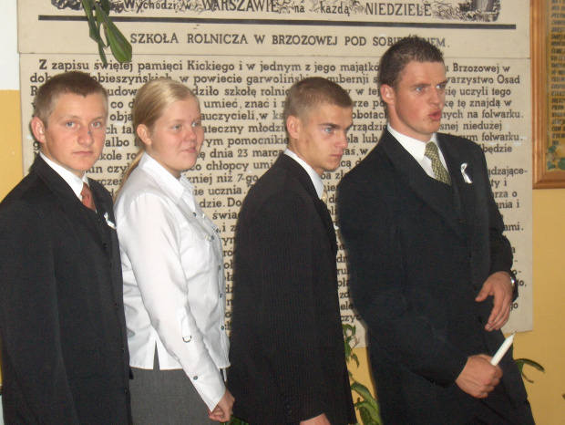 13 października 2006 młodzież przygotowana przez p. Teresę Jakubiak zaprezentowała apel poświęcony pamięci Jana Pawła II. Inscenizacja zdobyła I Nagrodę w I Powiatowym Konkursie "Pokolenie JP II", który odbył się 12 października w Dęblinie