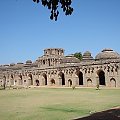Stajnie dla słoni, Imperium Vijayangar, Hampi