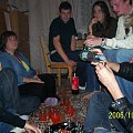 Stach udaje ze nie trzesa mu sie rece