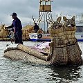 Łódz Indianina Uros na Jeziorze Titicaca, Peru