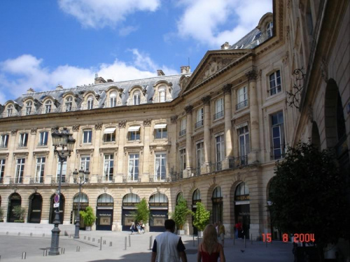 Paris I (1. dzielnica Paryża) - Place Vendôme, gdzie mieszkał Cyprian Norwid i sk?d po raz ostatni w życiu wyjechali Dodi Al-Fayed i Księżna Diana !