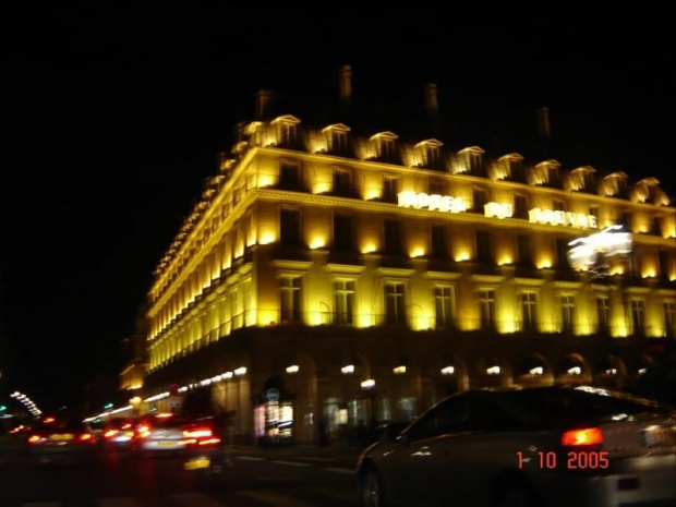 Paris I (1. dzielnica Paryża) - rue de Rivoli, Hôtel du Louvre