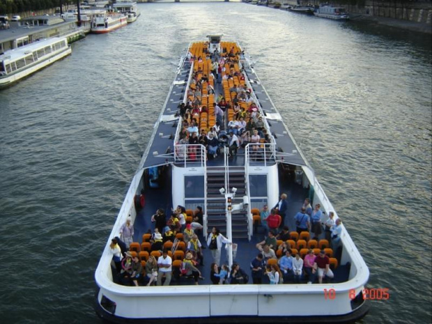 Paris VII (7. dzielnica Paryża) - słynne Bateau-mouche