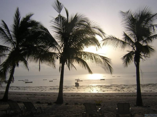 Wschód słońca nad Oceanem Indyjskim #Kenia #OceanIndyjski #WschódSłońca #Natura #Egzotyka #Afryka #Plaża