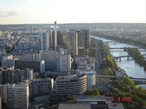 Paris VII (7. dzielnica Paryża) - widok z 2, piętra Wieży Eiffela #PiętraWieżyEiffela