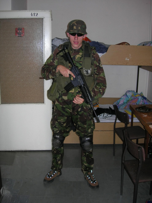Karabin M4 Michała z pokoju 412 #MilitariaKarabinKamizelka