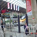 Paris X (10. dzielnica Paryża) - Gare du Nord (Dworzec Północny) - stšd odjeżdżajš TGV do Północy Francji, Eurostar do Anglii oraz Thalys do Belgii. Też stšd odjeżdżajš pocišgi do Luksemburga i Niemiec