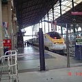 Paris X (10. dzielnica Paryża) - Gare du Nord (Dworzec Północny) - stšd odjeżdżajš TGV do Północy Francji, Eurostar do Anglii oraz Thalys do Belgii. Też stšd odjeżdżajš pocišgi do Luksemburga i Niemiec