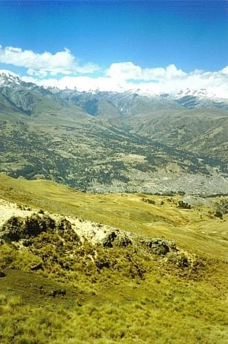 Widok na miasto Huaraz, Peru