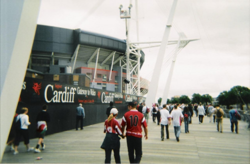 Zdjęcia z wyjazdu do Cardiff na mecz Walia - Polska, rok 2001.