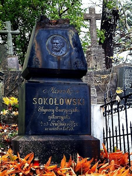 Marek Konrad Sokolowski (1818 - 1883) - gitarzysta wirtuoz. Zachowaly sie wiersze W.Syrokomli dedykowane Sokolowskiemu.Pomnik ustawiono w 1888 roku (autor B.Jacunski) #RossaCmentarz