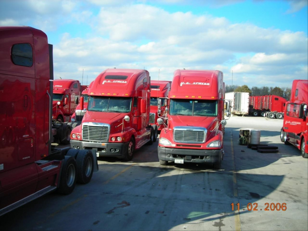 US Xpress, Freightliner