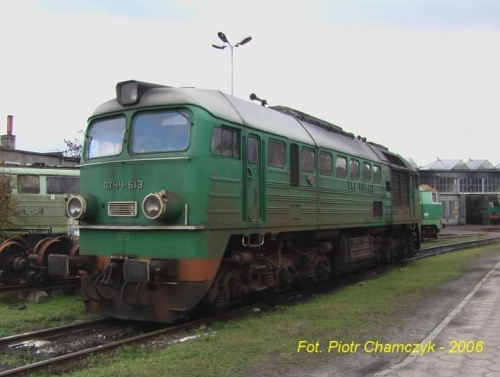 ST44-613 - ładny ten Gagar, jeden z ładniejszych w Szczecinku. #PKP #Szczecinek #stacja #dworzec #lokomotywownia
