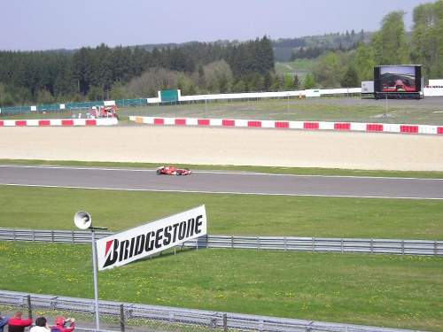 trybuna T12 trawiasta