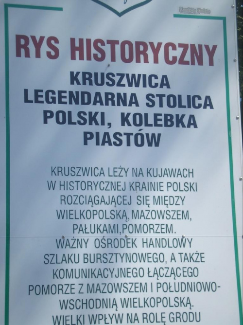 Tak jak każdego poranka tak i tego dnia stary rybak Maciej wypłynął na połów swoją wysłużoną, drewnianą łodzią. Powoli i z wielką godnością posuwała się na przód po spokojnej tafli jeziora Gopło. Słońce wznosiło się coraz wyżej i wyżej. Już trzeci raz...