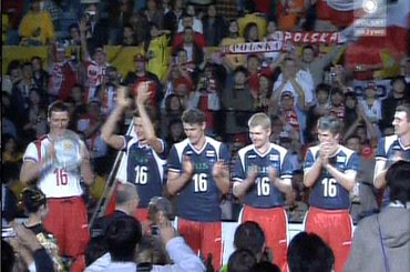 Dekoracja Polaków #DekoracjaPolaków #SrebnyMedal #wicemistrzowie #siatkówka #gołaś