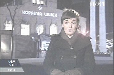 Specjalne wydanie głównych "Wiadomości" 13 grudnia 2006 roku - 25. rocznica ogłoszenia stanu wojennego.
www.TVPmaniak.tv.pl #tvp #tvp1 #wiadomości #gawryluk #dorota #StanWojenny #tvpmaniak