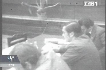 Specjalne wydanie głównych "Wiadomości" 13 grudnia 2006 roku - 25. rocznica ogłoszenia stanu wojennego.
www.TVPmaniak.tv.pl #tvp #tvp1 #wiadomości #gawryluk #dorota #StanWojenny #tvpmaniak