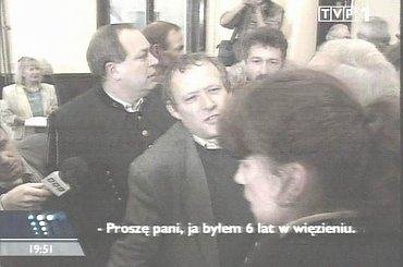 Specjalne wydanie głównych "Wiadomości" 13 grudnia 2006 roku - 25. rocznica ogłoszenia stanu wojennego.
www.TVPmaniak.tv.pl #tvp #tvp1 #wiadomości #gawryluk #dorota #StanWojenny #tvpmaniak