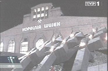 Specjalne wydanie głównych "Wiadomości" 13 grudnia 2006 roku - 25. rocznica ogłoszenia stanu wojennego.
www.TVPmaniak.tv.pl #tvp #tvp1 #wiadomości #gawryluk #dorota #StanWojenny #tvpmaniak