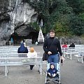 Lourdes - miejsce pielgrzymek z całego świata (Francuska Częstochowa). Zdjęcia z miasteczka oraz z Bazyliki na początku Grudnia