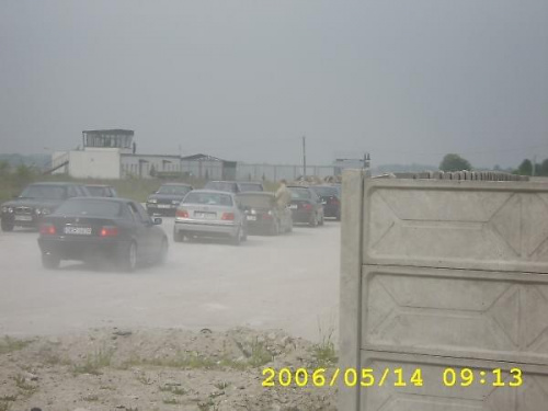 Beemkowicze na płytach lotniska- III ZLOT BMW Skarbimierz 14.05.2005