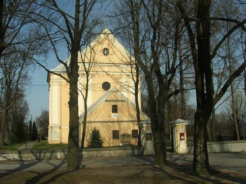 Góra Puławska - kościół parafialny pw św. Wojciecha