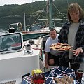 Rejs Grecja 2005 kwiecień-maj, morze jońskie, Korfu, Zakynthos, Levkas, Itaka, Kefalonia, jacht Oceanis 461, załoga 7 osób. #jacht #morze #śniadanie #NaKotwicy